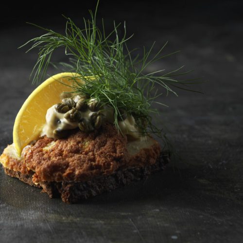 Fiskefrikadelle med remoulade og dild